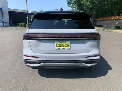 New 2026 Lincoln Nautilus Reserve w/ Jet Appearance Package AWD/4WD image 4