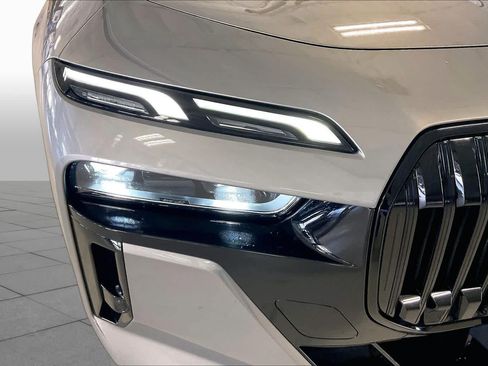 Certified 2023 BMW 740i RWD image 25