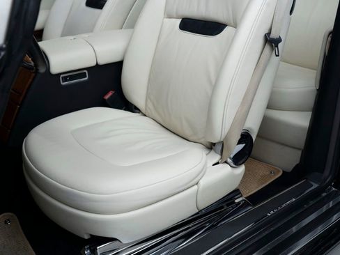 Used 2010 Rolls-Royce Phantom Drophead Coupe RWD image 15