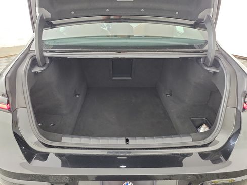 Certified 2023 BMW 760i xDrive w/ Executive Package AWD/4WD image 25