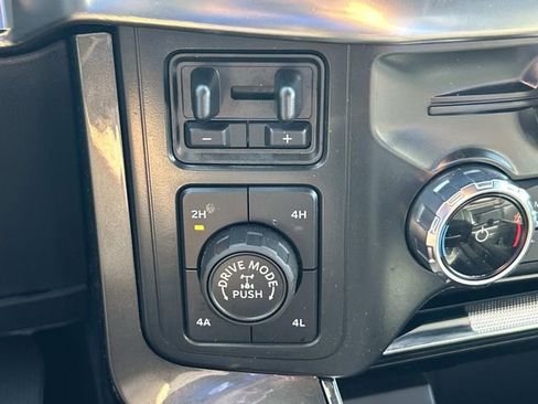 Used 2022 Ford F150 Lariat image 31