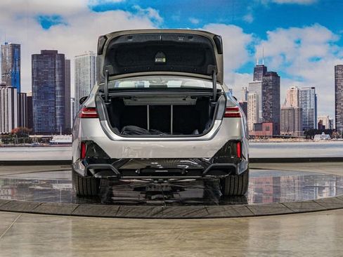 New 2026 BMW 550e xDrive w/ Executive Package image 12