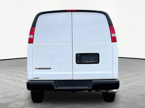 New 2026 Chevrolet Express 2500 image 5