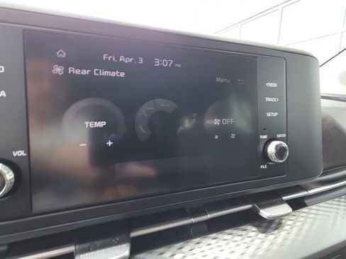 Used 2024 Kia Carnival LX image 48