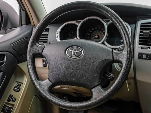 Used 2003 Toyota 4Runner SR5 RWD image 18