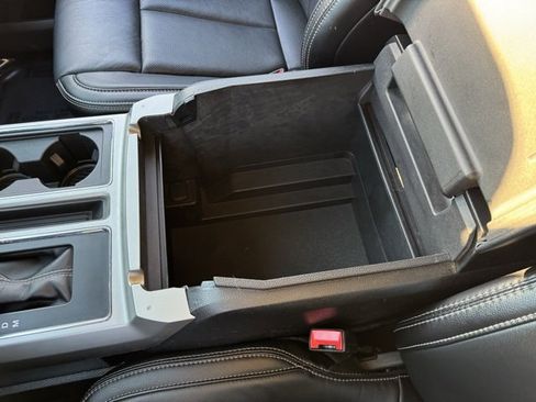 Certified 2019 Ford F150 Lariat w/ Equipment Group 502A Luxury image 21