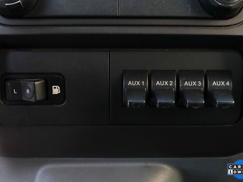 Used 2017 Ford F750 2WD Regular Cab Super Duty image 28