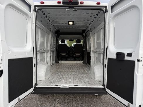 Used 2025 RAM ProMaster 2500 w/ Convenience Group FWD image 20