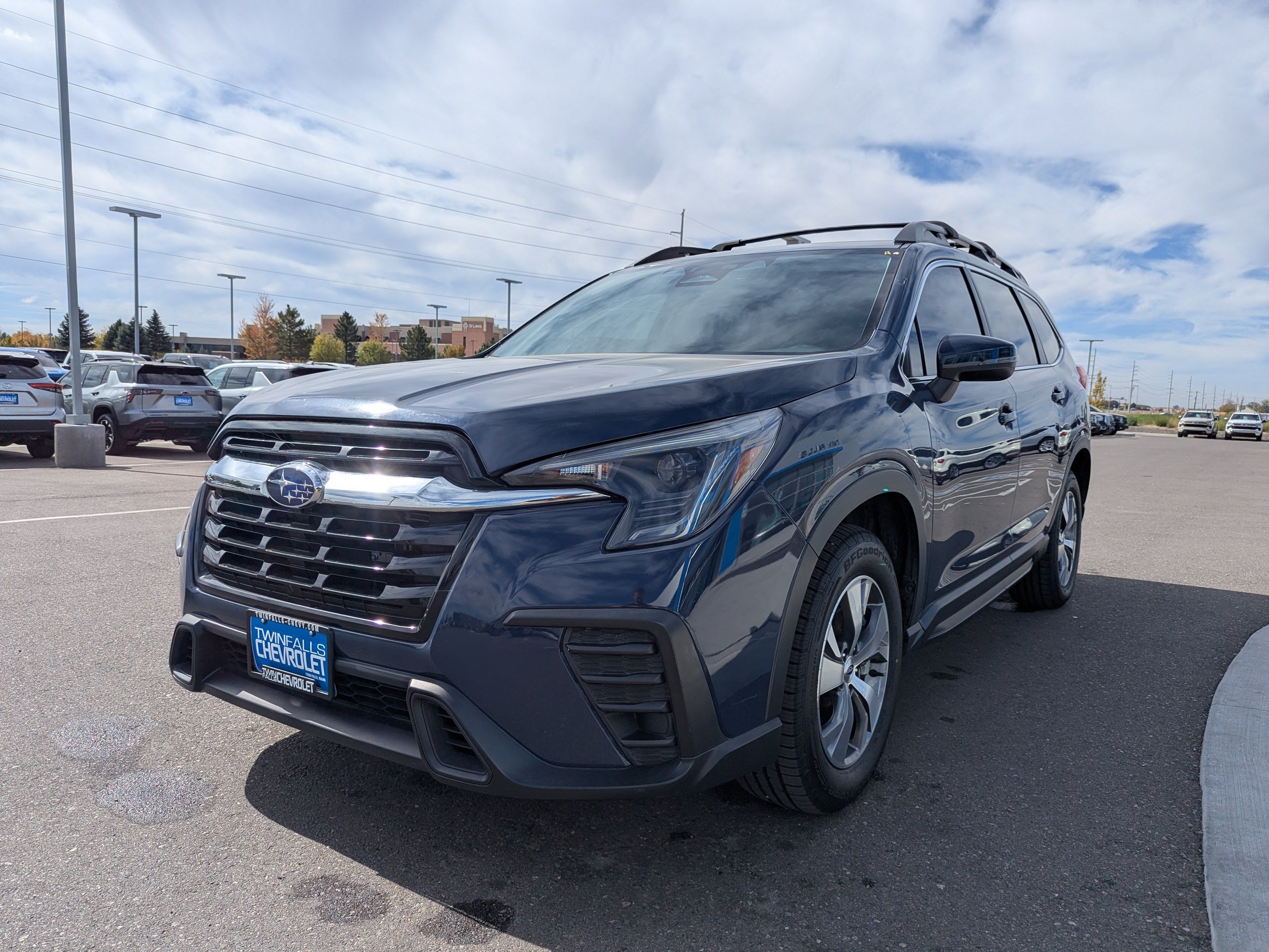 Used 2023 Subaru Ascent Premium w/ Convenience Package AWD/4WD image 6