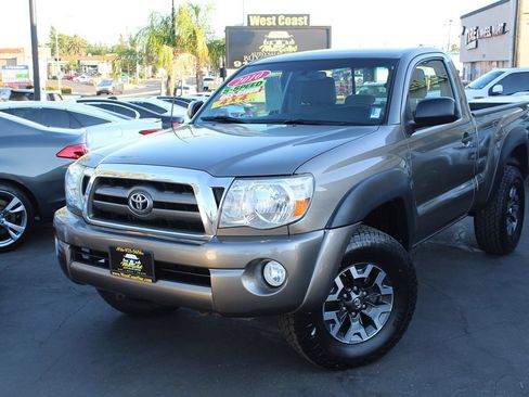 Used 2010 Toyota Tacoma 4x4 Regular Cab w/ Enhancement Pkg image 2