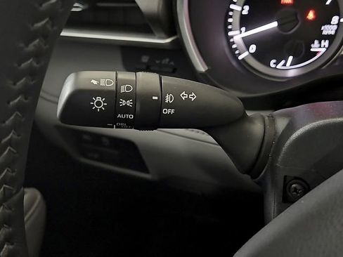 Used 2023 Toyota Highlander XLE image 26