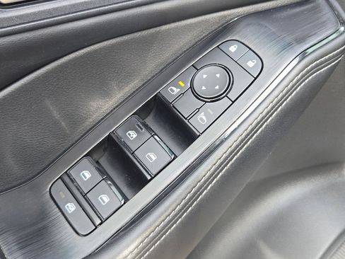 Used 2023 Nissan Rogue SV w/ SV Premium B Package image 12