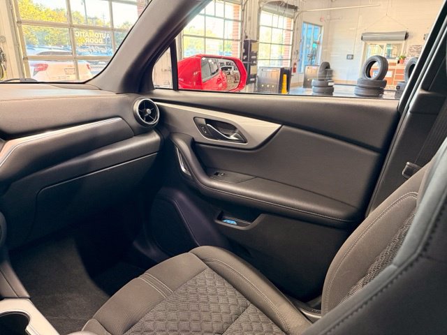 Used 2020 Chevrolet Blazer LT AWD/4WD image 17