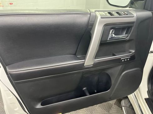 Used 2016 Toyota 4Runner Limited AWD/4WD image 10