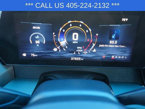 Used 2025 Chevrolet Traverse LT FWD image 36
