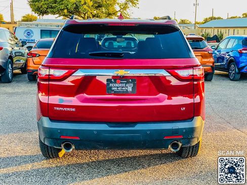 Used 2021 Chevrolet Traverse LT image 7