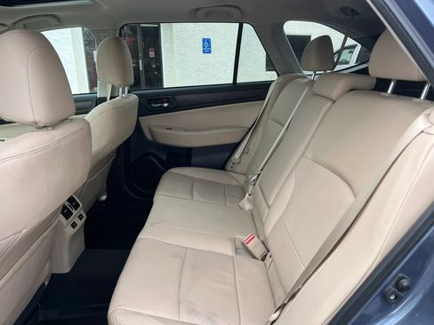 Used 2016 Subaru Outback 3.6R Limited image 16
