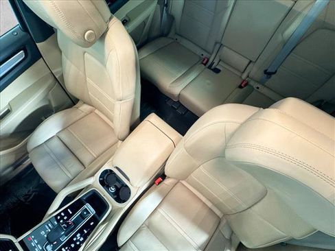 Used 2023 Porsche Cayenne AWD/4WD image 19