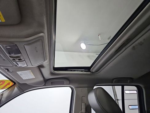 Used 2019 Nissan Frontier SL AWD/4WD image 22