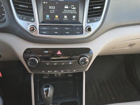 Used 2018 Hyundai Tucson SEL image 12