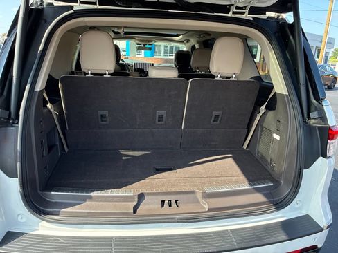 Used 2023 Lincoln Navigator 4WD image 18
