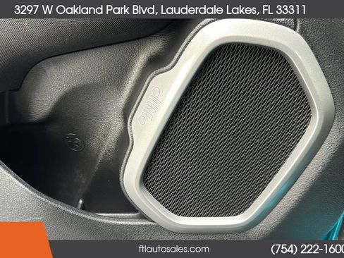Used 2021 Jeep Renegade Latitude AWD/4WD image 15