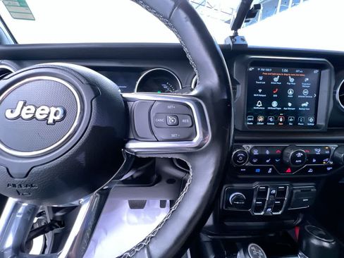 Used 2022 Jeep Wrangler Unlimited Sahara w/ Cold Weather Group AWD/4WD image 21