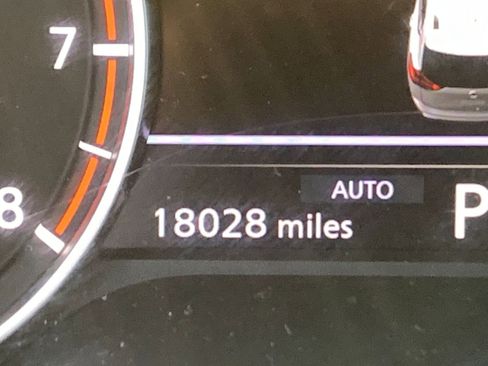 Used 2025 Nissan Rogue SV image 9