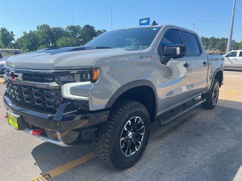 Used 2025 Chevrolet Silverado 1500 ZR2 w/ Technology Package AWD/4WD image 6