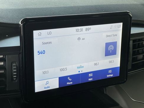 Used 2022 Ford Explorer XLT image 13