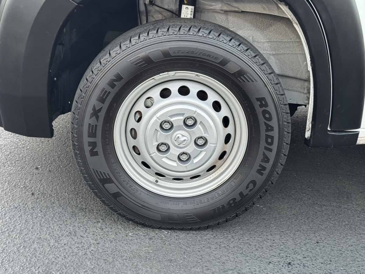 Used 2025 RAM ProMaster 2500 w/ Convenience Group FWD image 6