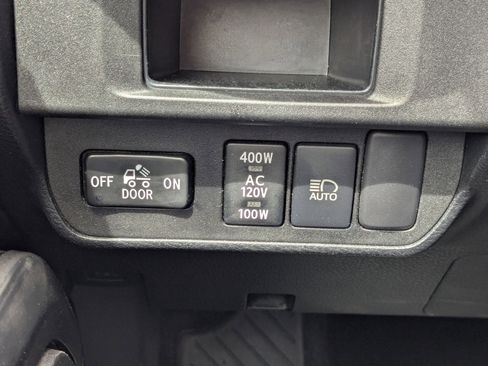 Used 2019 Toyota Tacoma TRD Sport AWD/4WD image 16