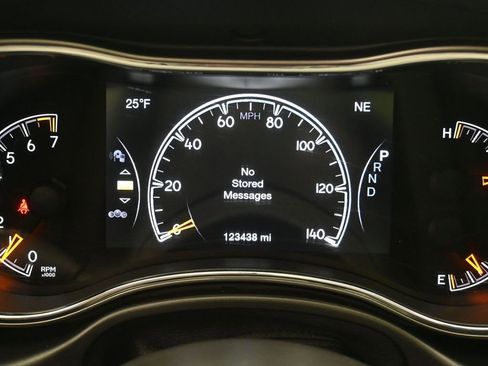 Used 2019 Jeep Grand Cherokee Limited X image 12