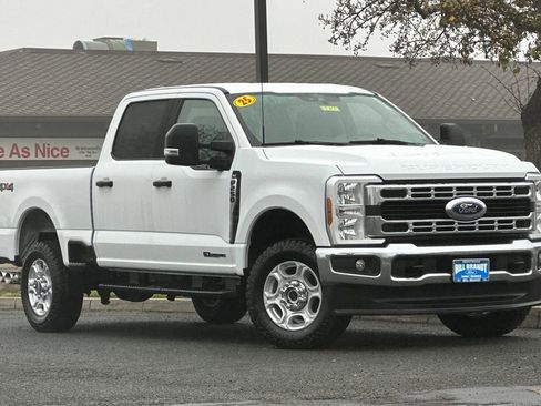 Used 2025 Ford F250 XLT image 2