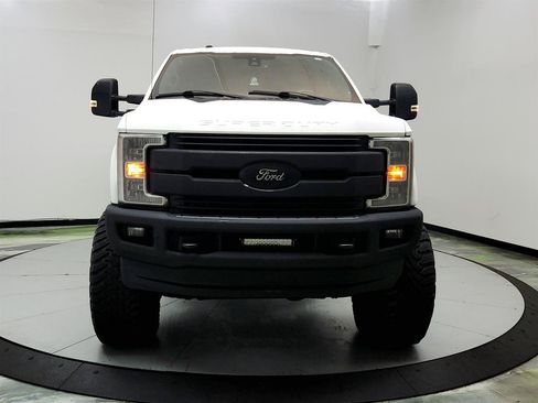 Used 2017 Ford F250 Lariat w/ Lariat Ultimate Package AWD/4WD image 2