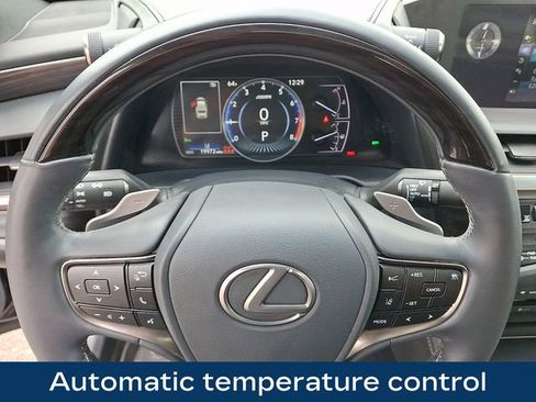 Used 2020 Lexus ES 350 w/ Premium Package FWD image 4
