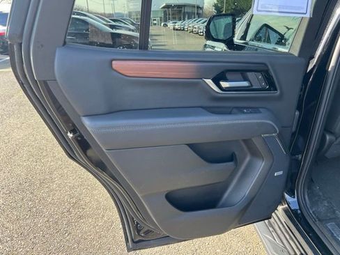 Used 2025 GMC Yukon Denali image 13
