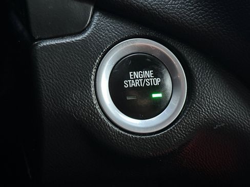 Used 2021 Chevrolet Equinox LT image 25