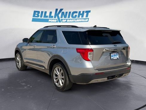 Used 2021 Ford Explorer XLT w/ Equipment Group 202A AWD/4WD image 3