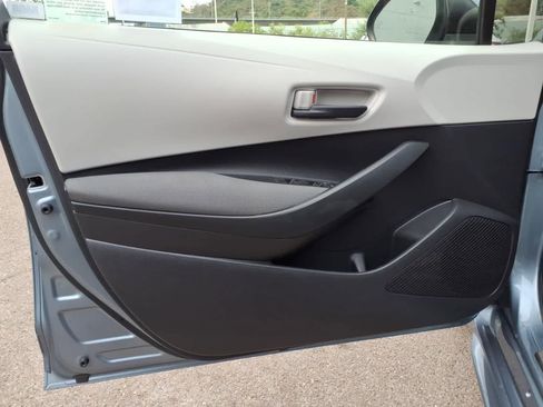 Used 2022 Toyota Corolla LE FWD image 12
