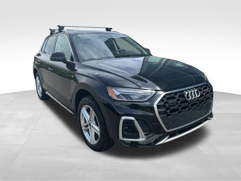 Used 2024 Audi Q5 e Premium Plus w/ Premium Plus Package image 2