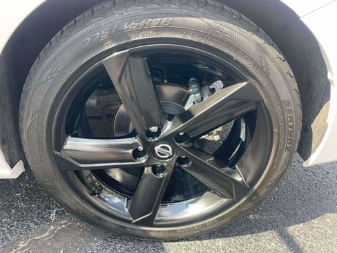 Used 2022 Nissan Sentra SR w/ Midnight Edition FWD image 14