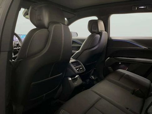Used 2025 Cadillac Lyriq Luxury RWD image 20