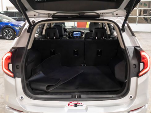 Used 2019 GMC Terrain Denali w/ Advanced Safety Package image 47