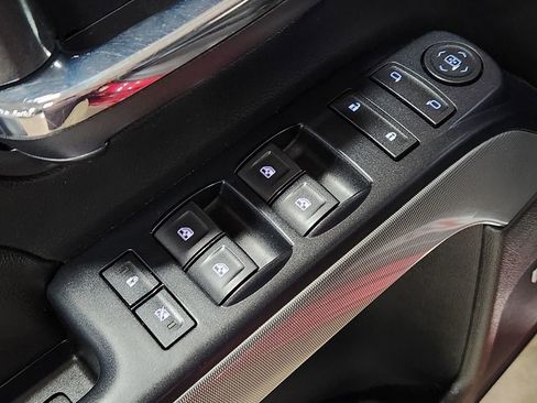 Used 2018 Chevrolet Silverado 1500 LT w/ Texas Edition image 41