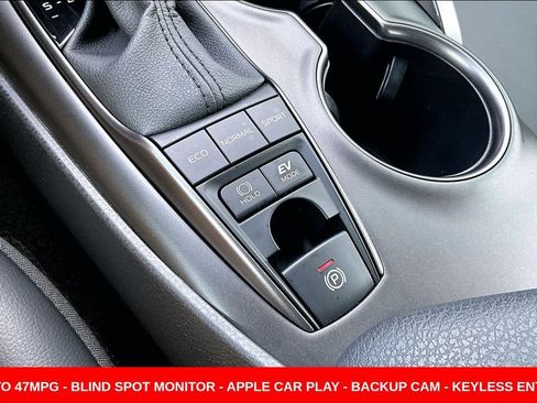 Used 2023 Toyota Camry SE w/ Convenience Package FWD image 15