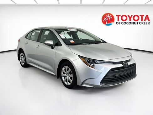 Certified 2025 Toyota Corolla LE FWD image 1