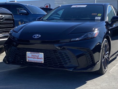 Certified 2025 Toyota Camry SE image 7