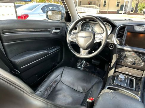 Used 2016 Chrysler 300 Limited image 24