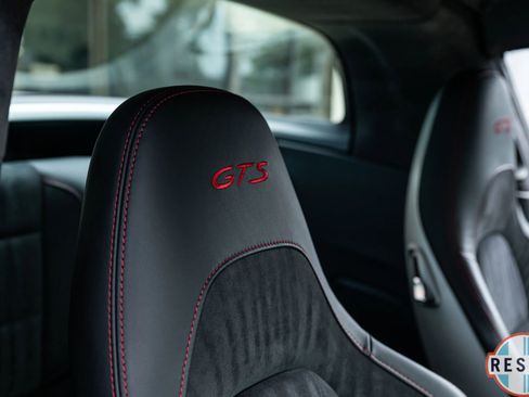 Used 2018 Porsche 911 Targa 4 GTS image 27